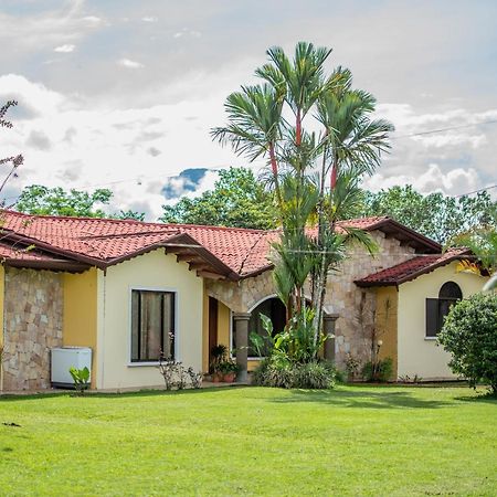 Linda Casa De Verano Con Amplias Zonas Verdes San Isidro De El General Exteriör bild