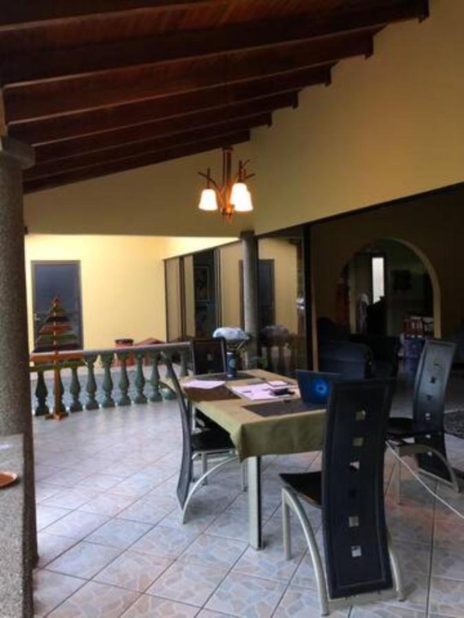Linda Casa De Verano Con Amplias Zonas Verdes San Isidro De El General Exteriör bild